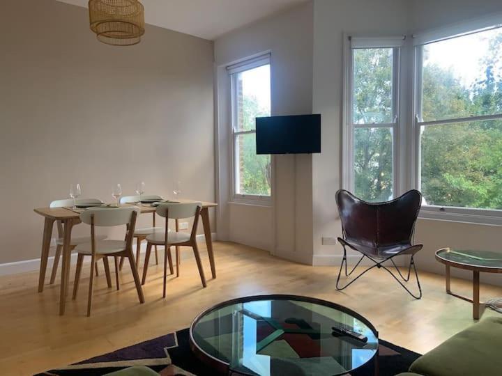 Lovely Spacious 1-Bedroom Flat In Tufnell Park Close To Central Лондон Экстерьер фото