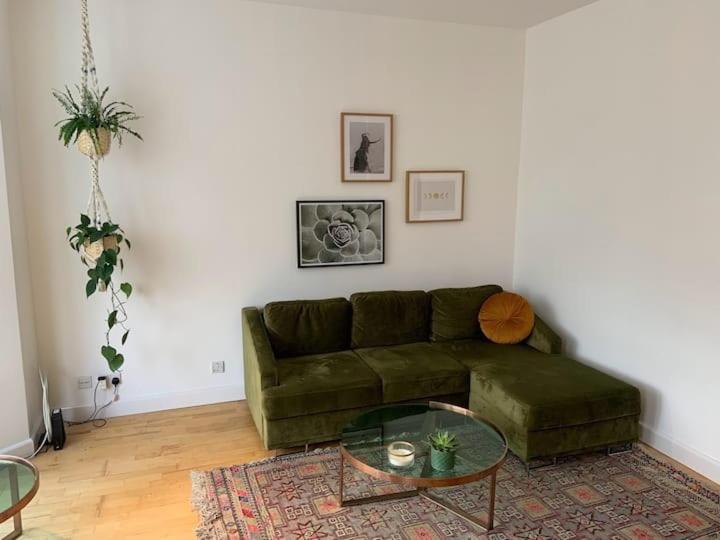 Lovely Spacious 1-Bedroom Flat In Tufnell Park Close To Central Лондон Экстерьер фото